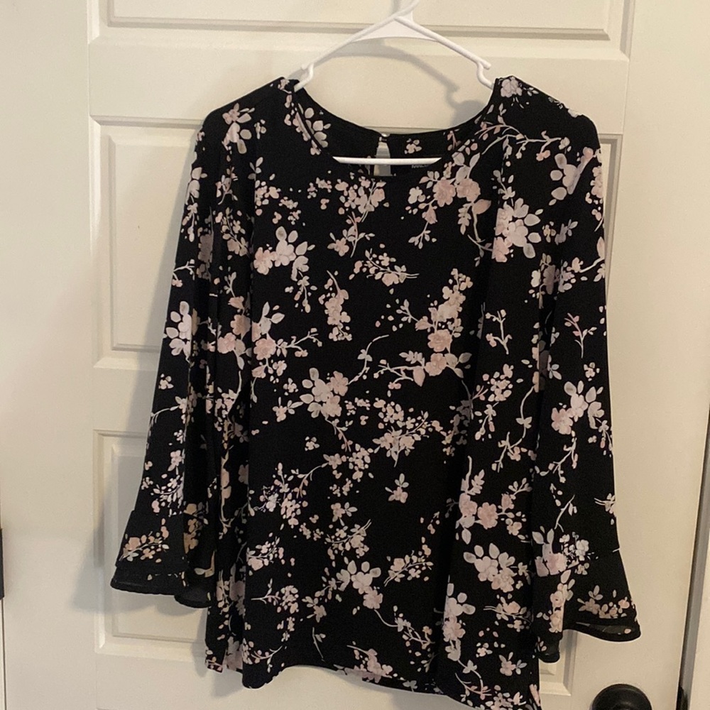 Karl Lagerfeld 3/4 flutter sleeve blouse